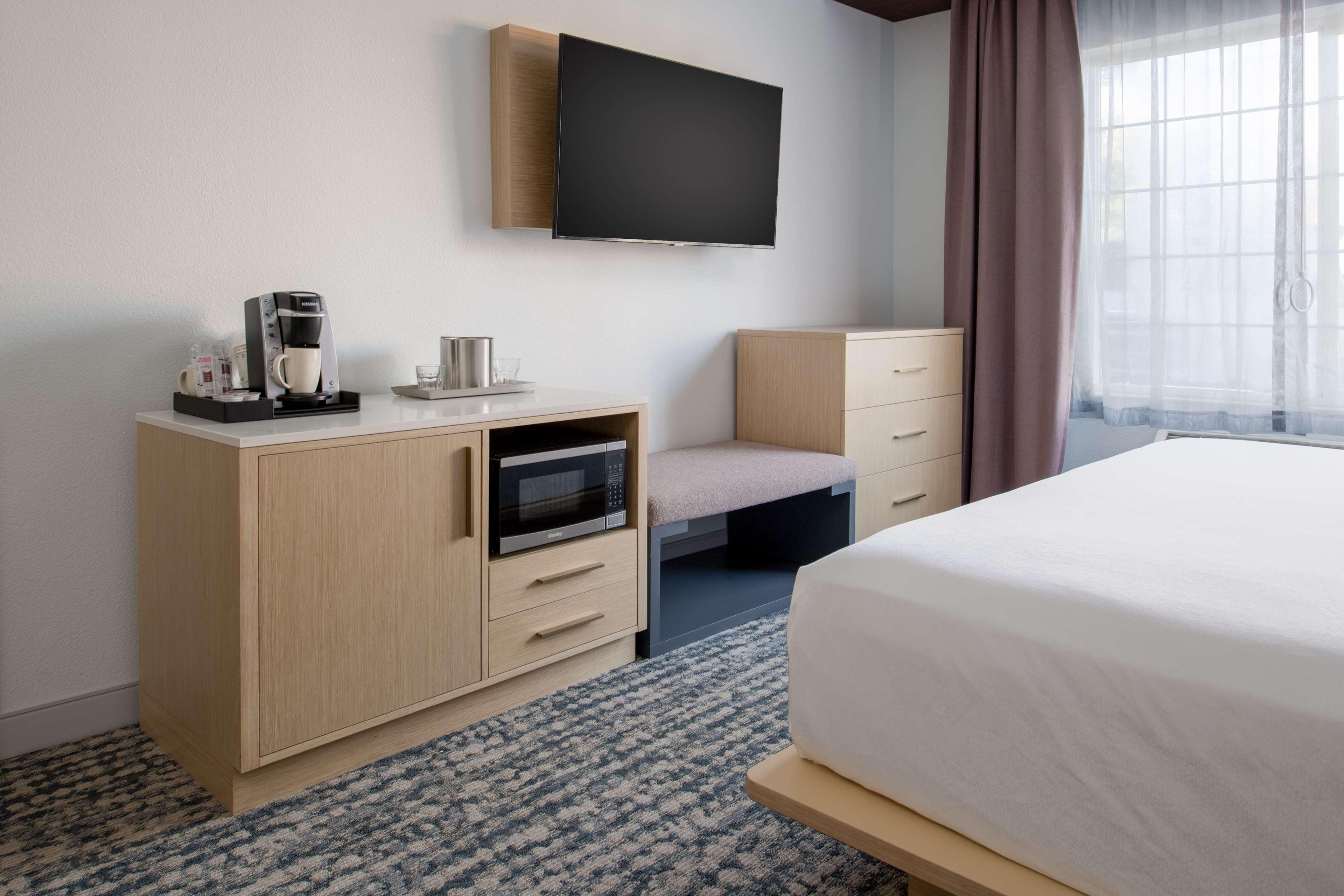 Best Western Premier Keizer Salem Hotel Exterior photo